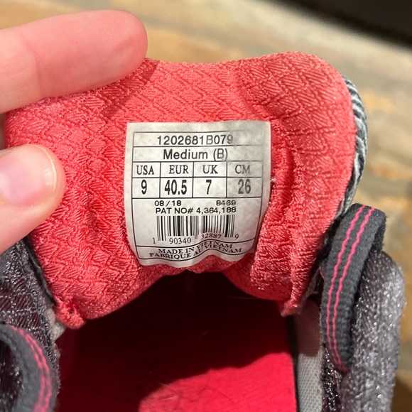 Brooks Adrenaline GTS 18 running shoes - Picture 10 of 11